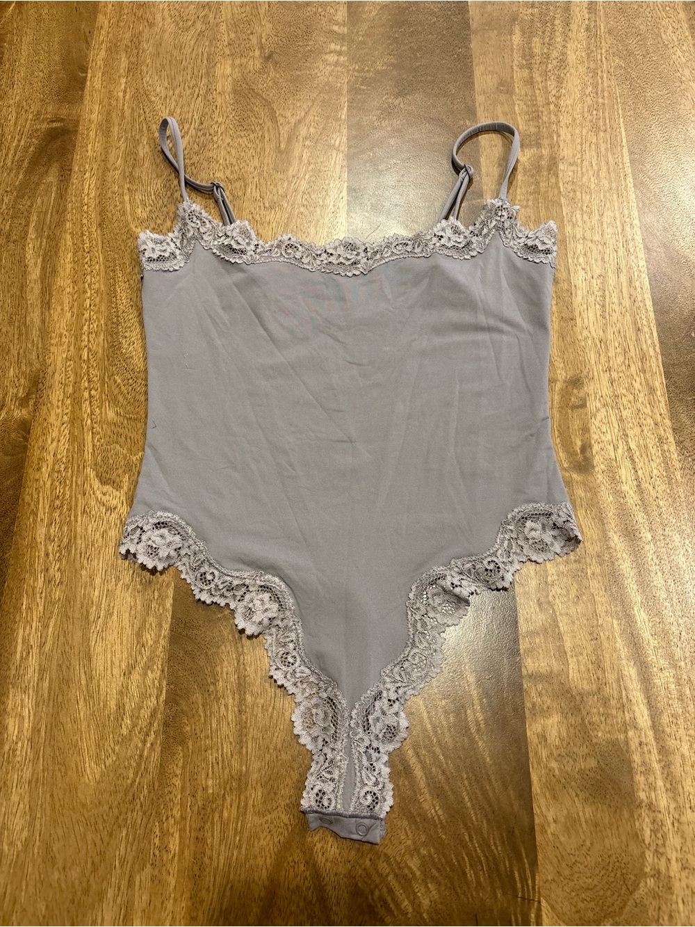 Skims Lace-Trim Spaghetti Strap Bodysuit - Light purple